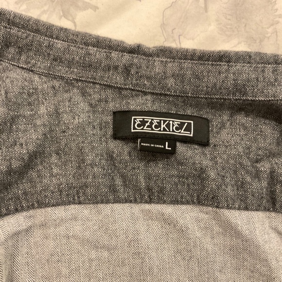 Shirt - Picture 2 of 2